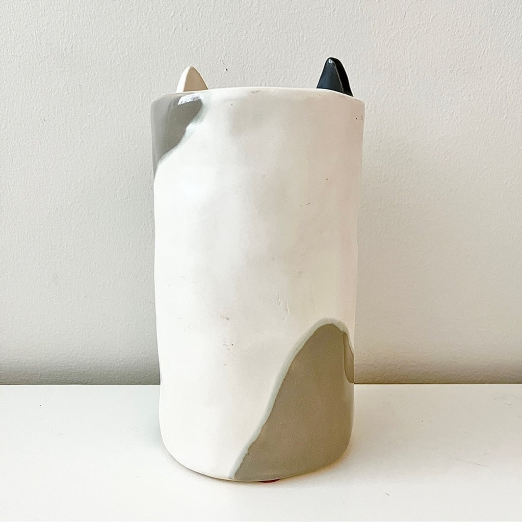 Charming Ceramic Cat Planter Vase - Stylish Scandinavian Vibe, 7-Inch Height
