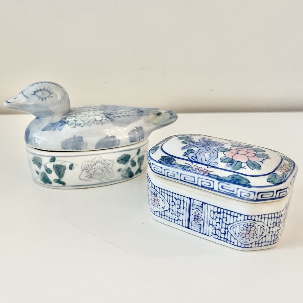 Set of 2 Vintage Chinese Blue & White Ceramic Duck & Floral Trinket Lidded Boxes