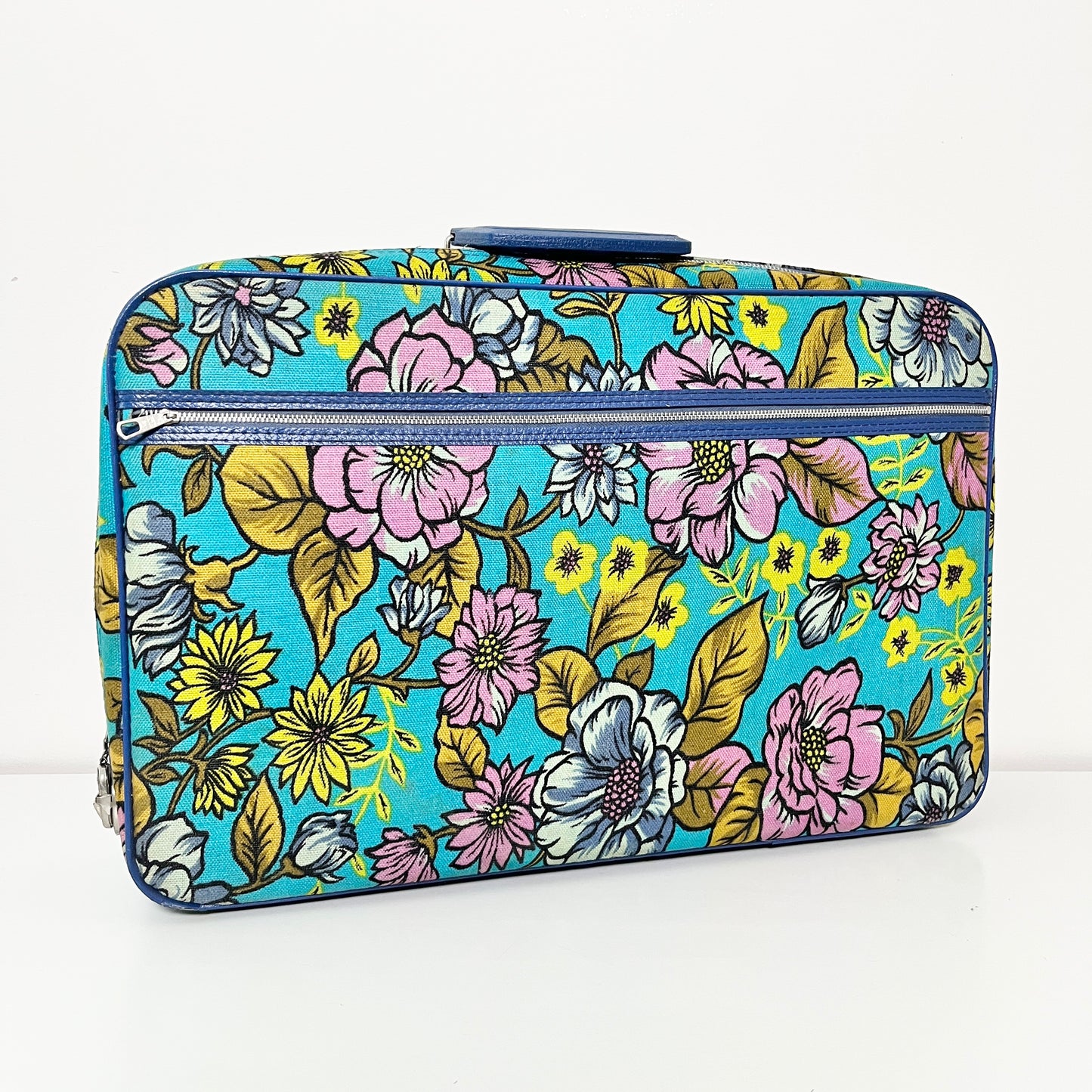 Vintage 60s Bantam Groovy Flower Power Suitcase – Retro Mod Charm, Blue Trim
