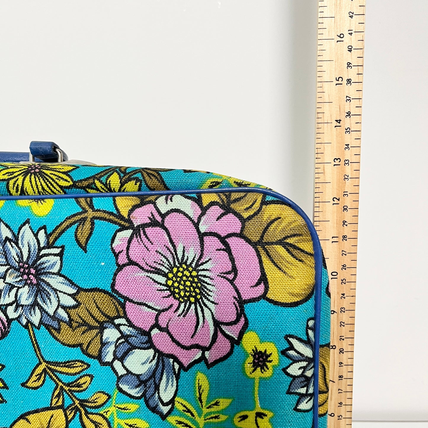 Vintage 60s Bantam Groovy Flower Power Suitcase – Retro Mod Charm, Blue Trim