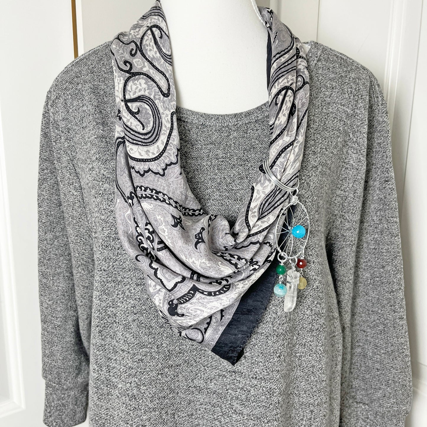 Streetwear Chic: Black and White Silk Bandanna with Gemstone Dreamcatcher Pendant Necklace Set