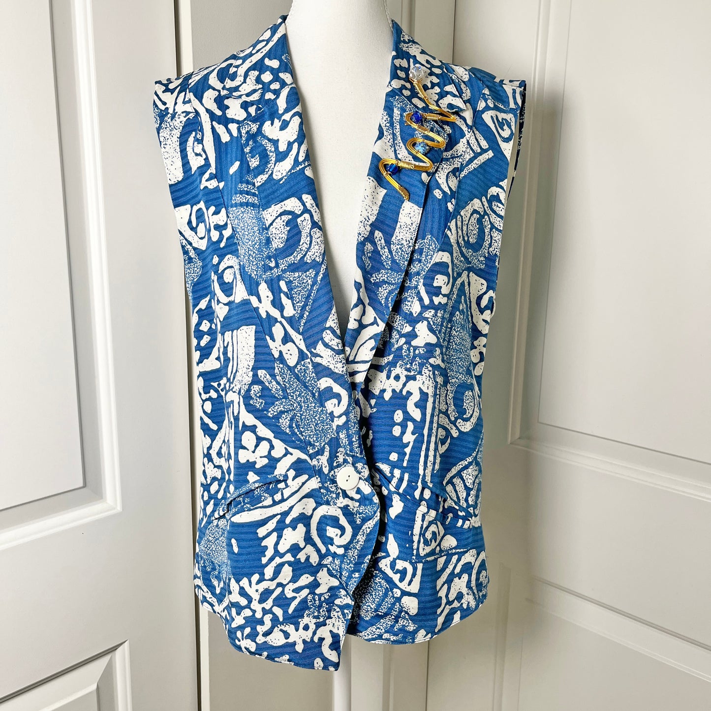 Blue Abstract Print Vest with Custom Zigzag Brooch Set - Women's Medium