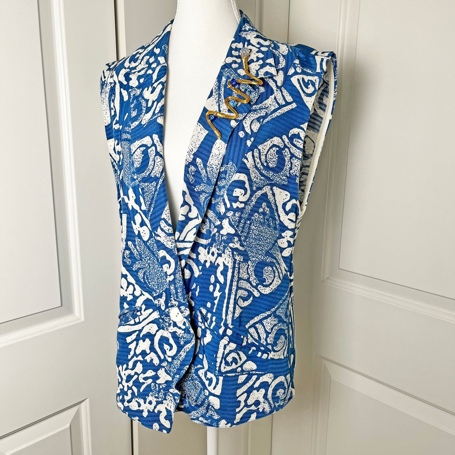 Blue Abstract Print Vest with Custom Zigzag Brooch Set - Women's Medium