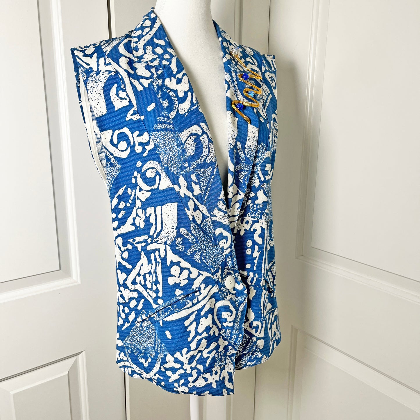 Blue Abstract Print Vest with Custom Zigzag Brooch Set - Women's Medium