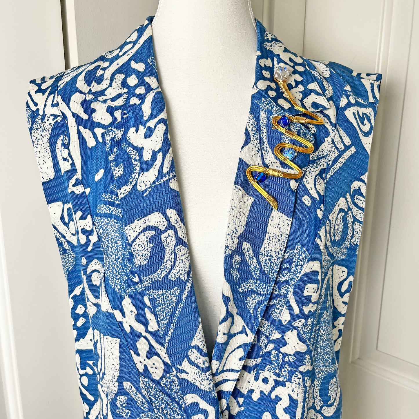 Blue Abstract Print Vest with Custom Zigzag Brooch Set - Women's Medium