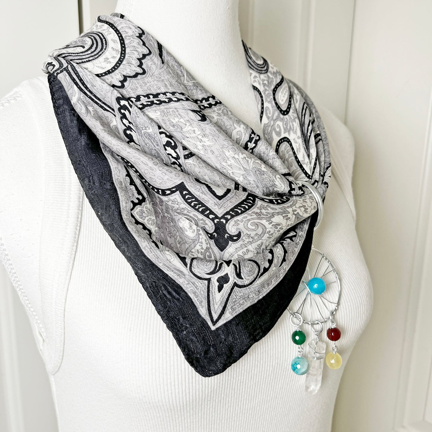 Streetwear Chic: Black and White Silk Bandanna with Gemstone Dreamcatcher Pendant Necklace Set