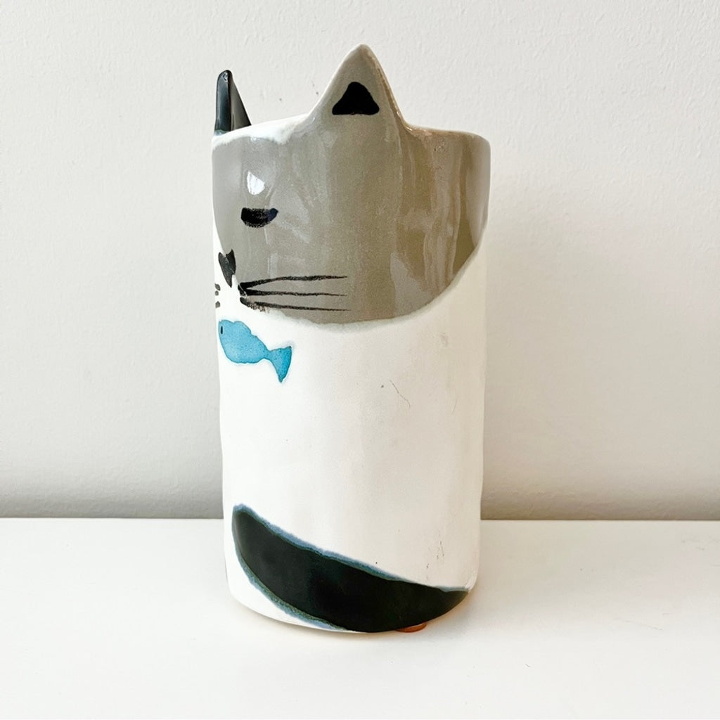 Charming Ceramic Cat Planter Vase - Stylish Scandinavian Vibe, 7-Inch Height