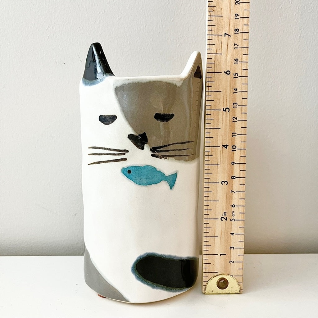 Charming Ceramic Cat Planter Vase - Stylish Scandinavian Vibe, 7-Inch Height