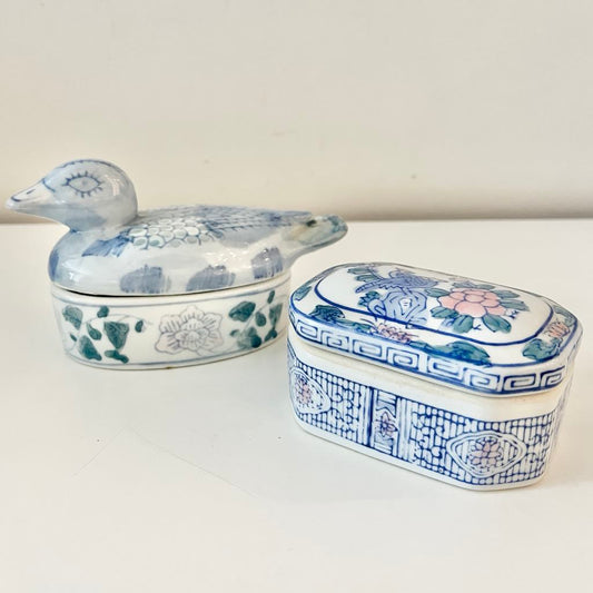 Set of 2 Vintage Chinese Blue & White Ceramic Duck & Floral Trinket Lidded Boxes