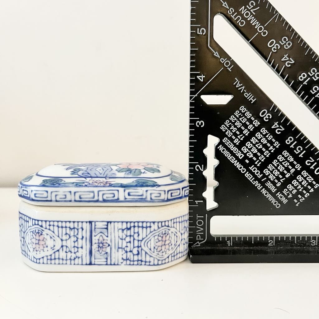 Set of 2 Vintage Chinese Blue & White Ceramic Duck & Floral Trinket Lidded Boxes
