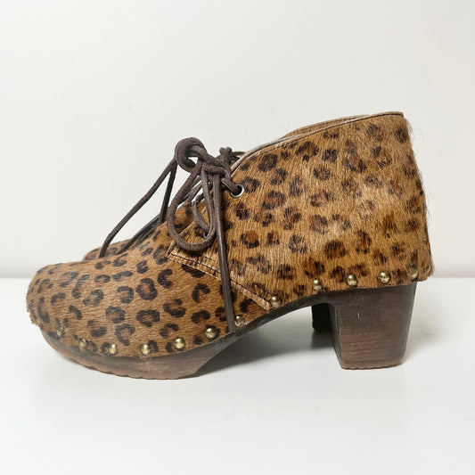 Bosabo Animal Print Boho Leopard Print Pony Hair Clog Booties - US 7
