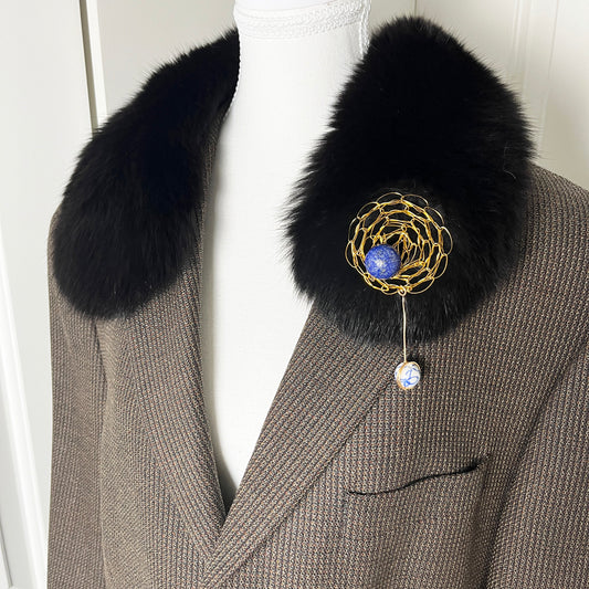 Vintage Wool Blazer with Detachable Mobwife Collar & Handmade Brooch (Unisex Large, Worn Oversized for Smaller Sizes)