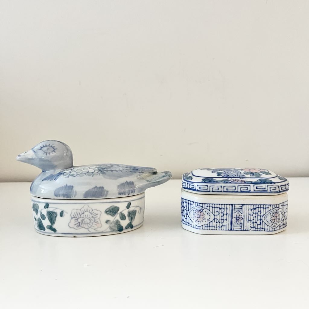 Set of 2 Vintage Chinese Blue & White Ceramic Duck & Floral Trinket Lidded Boxes